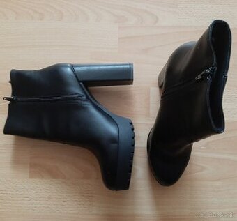 Členkové čižmy H&M