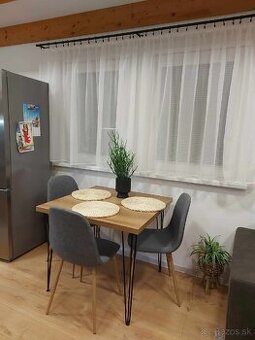 Predám stôl a 3 ks stoličiek