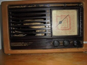 Predám rádio, súdok, kufríky - 1