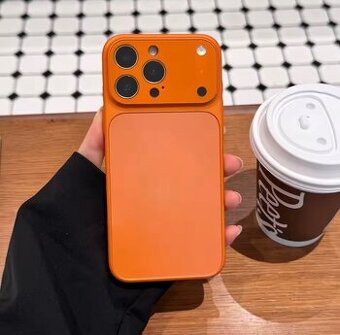 Obal na iPhone 15 Pro vyzerá ako iPhone 17 Pro