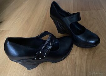 Nenosené lodičky na platforme, 38-39, 5€