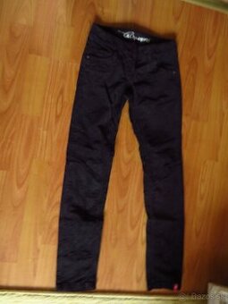 Dievčenské menčestráky -veľ. 146 - zn. ESPRIT