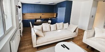 Ponúkame na prenájom 4-izbový byt na ulici Krakovská.