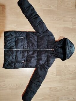 Čierna zimná bunda Reserved veľ.140