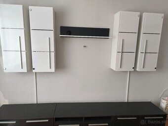 Obyvacia stena s osvetlením