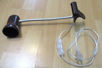 stolovú nočnú lampu.