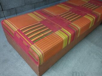 Predám posteľ s úložným priestorom