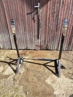 Masívny nastaviteľný stojan na činku (benchpress/drepy)