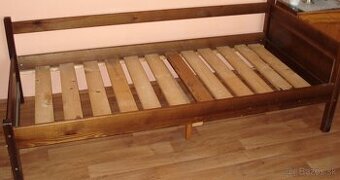 jednolôžková posteľ