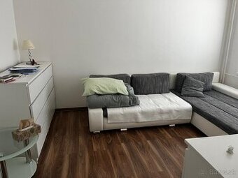 Prenajmem 1 izbovy byt zariadeny M. Madacova (centrum mesta)