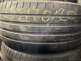 255/40R20