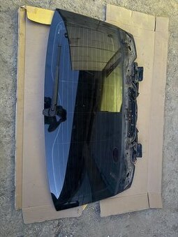 BMW e91 zadné sklo na kufor