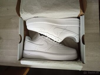 Nike Air Force 1 - biele - veľkosť 43