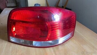 Pravé zadné svetlo Audi A3 8P trojdverová