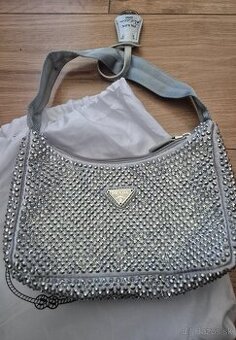 Nova luxusna kabelka Prada crystal reedition silver