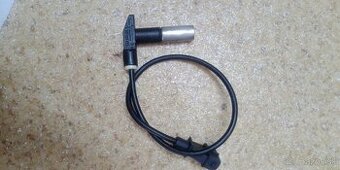 BMW E30 - Snímač otáčok kľukového hriadeľa Bosh