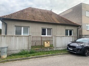Predám môj vlastný 4 izbový rodinný dom v Solčanoch