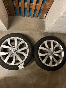 5x112 R17 original VW Golf KARLSKOGA letné pneu 5-6mm