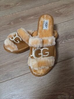 UGG šlapky bledé