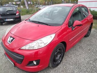 Peugeot 207 benzín rok 2011