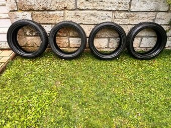 Zimné pneu Hankook 215/45 R18 • 7 mm • Bez poškodenia