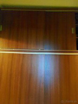 Darujem za odvoz - skrine, písací stôl, válendy