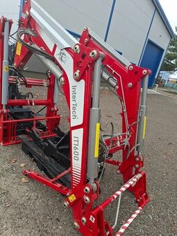 PREDAM CELNY NAKLADAC NA TRAKTOR ZETOR