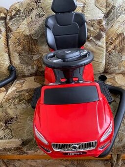 Detské odrážadlo s volantom a vodiacou tyčou Volvo