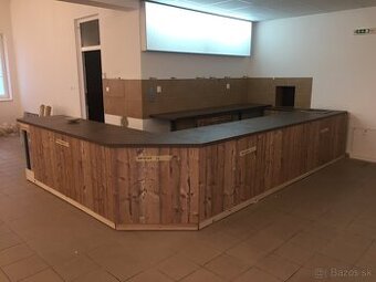 Zariadenie Gastro: Rohový barový pult s príslušenstvom