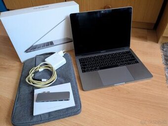 Apple MacBook Pro 13" Space Grey (2017) – Kompletné balenie
