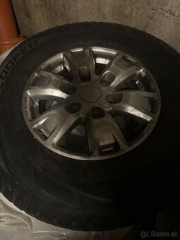 Zimné pneu a Alí disky ford ranger 255/70 R16