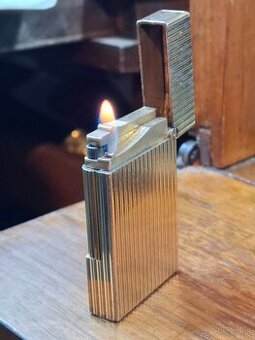 Predám funkčný luxusný zapalovač S.T.Dupont