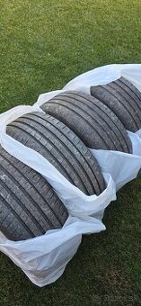 Predám letné pneu 235/45 R19 Goodyear Eagle F1 Asymetric 3