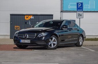 Mercedes-Benz E trieda Sedan E220d A/T / ŤAŽNÉ / KAM. / TEMP