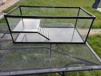 predám akvárium/terárium