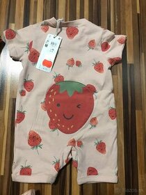 veľ. 56 zn. Lindex Nové bábätkovské letné pyžamko s jahôdkou