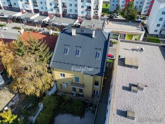 Exkluzívne – Unikátna historická budova v srdci Vrbového