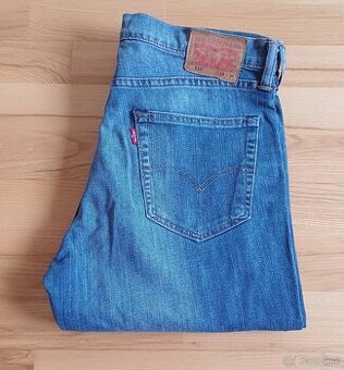 Levis slim fit
