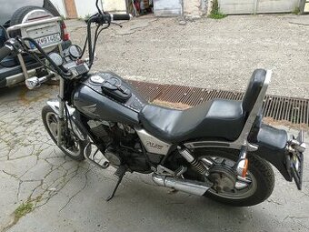 Honda vt 500c