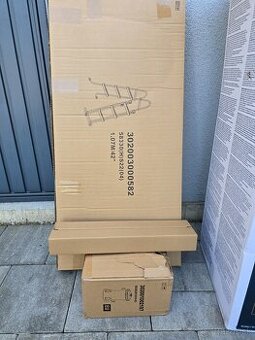 Peuslusenstvo ku bazénu