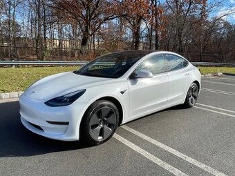 PRENÁJOM Tesla Model 3