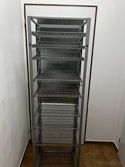 Kovový regál na kolieskach – 7 políc, výška 175 cm
