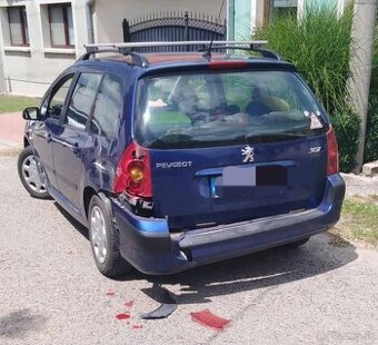 Peugeot 307 back benzin ročnik 2004