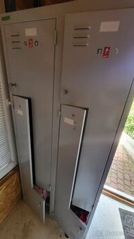 4 dverová šatníková skriňa typu Z pracovná