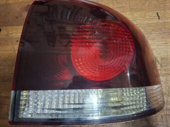 Zadné svetlo VW Touareg 2002–2007, 28258002