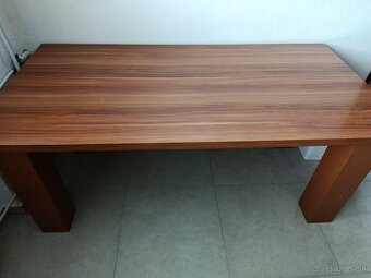 Kuchynský stôl - dá sa rozobrať