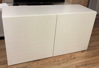 Skrinka na TV Besta s dvierkami