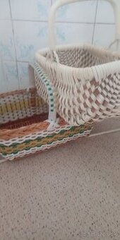 Kosiky,šálky poháre podnosy taniete