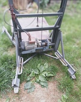 Zdvíhacie pracovná plosina