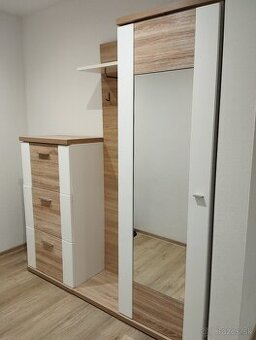 Predsieňová zostava